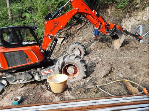 Der Bautrupp der Wildbachverbauung hat im Vorjahr begonnen, acht Gittersperren in den Schiedmanngraben einzubauen, um das Bachbett zu stabilisieren und Erosion zu verhindern. (Foto: LPA/Landesamt für Wildbach- und Lawinenverbauung Nord in der Agentur für Bevölkerungsschutz)