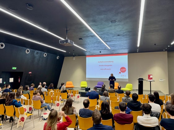 A dicembre, presso il NOI Techpark di Bolzano, si è tenuto il primo incontro di networking dedicato ai beneficiari delle borse di studio. (Foto: Ufficio per il diritto allo studio universitario/Marieke Volgger)