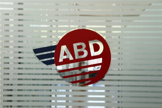 Das Land hat seine Anteile an der Flughafengesellschaft ABD im Jahr 2019 veräußert. (Foto: LPA)