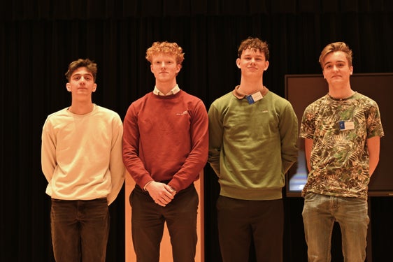 I vincitori della seconda edizione: Massimiliano Belli, Marius Oberrauch, Gabriel Demetz e Noah Knapp (Foto: ASP/Direzione Istruzione e Formazione tedesca/Margit Pichler)