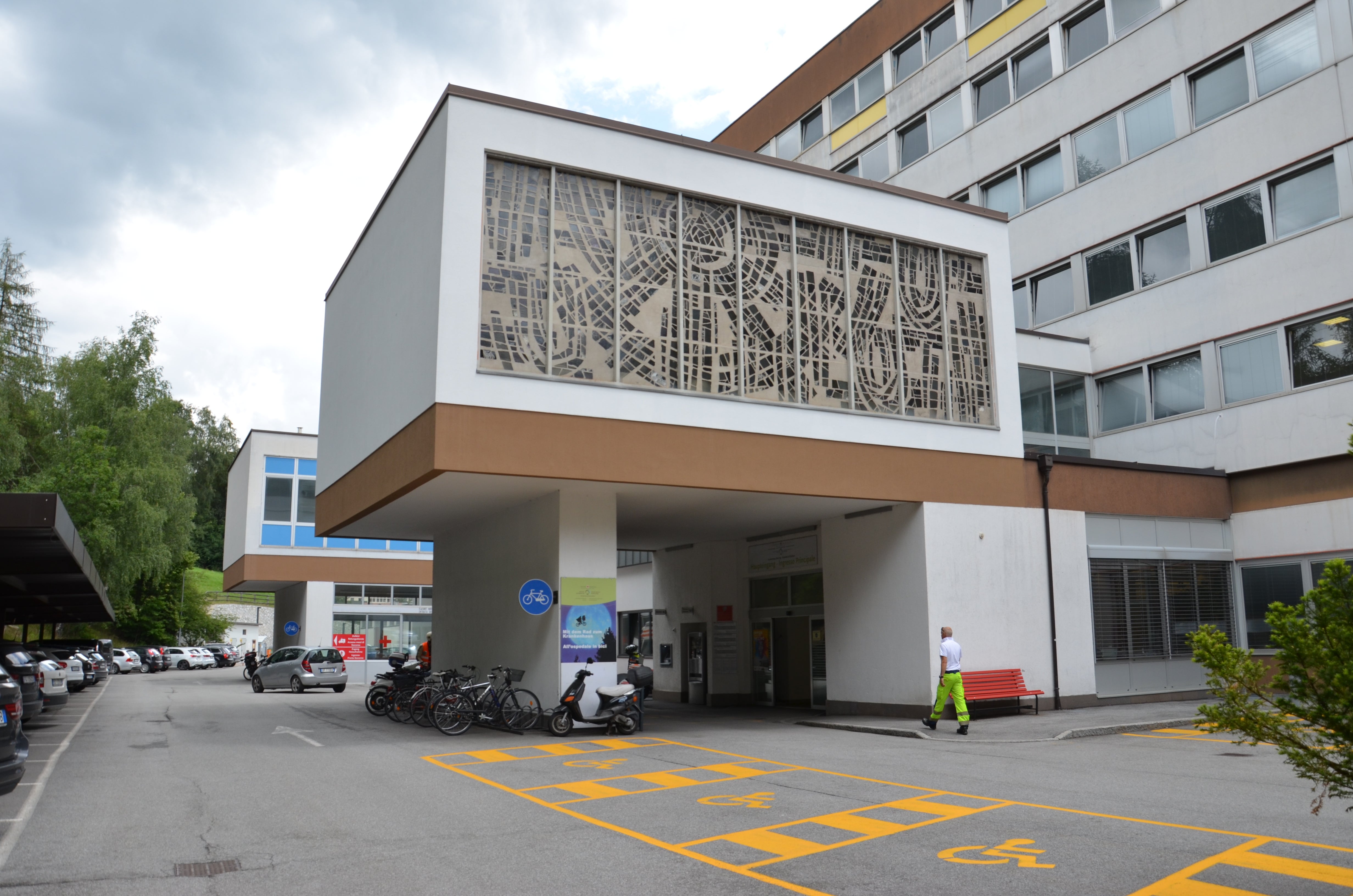 Das Primariat in Allgemeinchirurgie am Krankenhaus Sterzing wird mit der Pensionierung von Pfitscher als Primariat für Orthopädie und Traumatologie ausgeschrieben. (Foto: LPA/Silvia Obwexer)