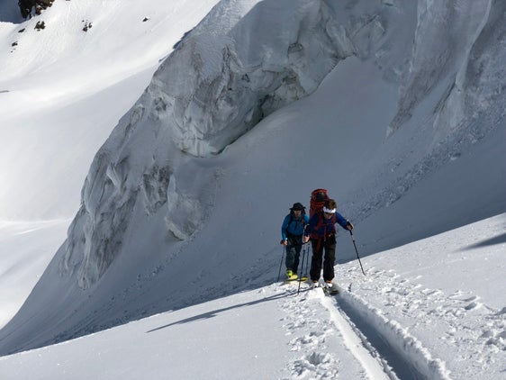 Coloro che desiderano seguire la formazione per diventare guida alpina possono fare domanda per la prova attitudinale fino al 24 gennaio (Foto: Associazione guide alpine sciatori Alto Adige/ Foreste)