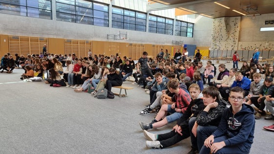 Großes Interesse heute bei der Prämierungsfeier an der Landesberufsschule für Handel, Handwerk und Industrie Christian Josef Tschuggmall in Brixen (Foto: LPA/Christian Blaas)