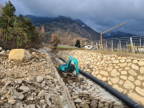 Das Landesamt für Wildbach- und Lawinenverbauung West schließt die Sanierungsarbeiten im Zielbach oberhalb von Partschins in dieser Woche ab. (Foto: LPA/Landesamt für Wildbach- und Lawinenverbauung West )