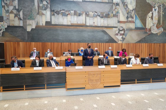 Oggi, venerdì 29 aprile, il Consiglio provinciale ha approvato, a maggioranza, la proposta del presidente della Provincia, Arno Kompatscher, di ridurre la Giunta da nove a otto membri (Foto: ASP)