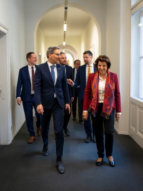 Auch nach schwierigen Jahren mit Pandemie und zahlreichen Herausforderungen zeigen sich die Mitglieder der Landesregierung mit zufriedenen Gesichtern. (LPA/Fabio Brucculeri)