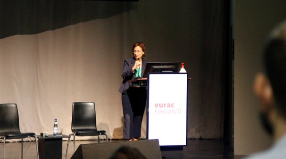 La direttrice della Ripartizione sociale,&nbsp;Michela Trentini, nel corso del suo intervento (Foto: ASP/Hannes Wisthaler)