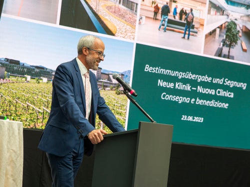 Dankte all jenen, die zum Gelingen des Projektes beigetragen haben: der Generaldirektor des Südtiroler Gesundheitsbetriebs Florian Zerzer. (Foto: Fabio Brucculeri)
