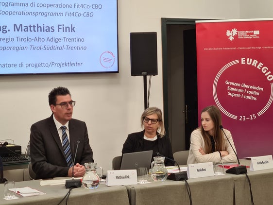 Il programma Interreg Fit4Co è stato illustrato dal coordinatore, Matthias Fink del Segretariato generale dell'Euregio (Foto: Ufficio stampa Provincia autonoma di Trento)