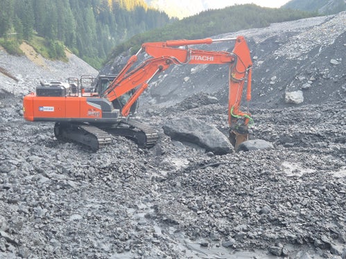 Im Pleisserbach waren am Abend des 1. August rund 60.000 Kubikmeter Murmaterial abgegangen, im Bereich seiner Mündung in den Eiswandfernerbach und in den Trafoierferner verklauste das Murmaterial die beiden Bäche völlig oder teilweise. (Foto: Amt für Wildbach- und Lawinenverbauung West in der Agentur für Bevölkerungsschutz)