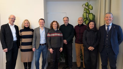 Der Landesbeirat für Baukultur und Landschaft 2026-28 hat seine Arbeit aufgenommen: im Bild (von rechts) Landesrat Peter Brunner mit den Beiratsmitgliedern Carla Lo, Conradin Clavout und Ramun Capaul sowie mit Martina Pecher vom Landesamt für Landschafts- und Gemeindeplanung, Ressortdirektor Alexander Gruber, Carlotta Polo, Direktorin des Landesamtes für Landschafts- und Gemeindeplanung, und Florian Zerzer, Direktor der Landesabteilung Natur, Landschaft und Raumentwicklung. (Foto: LPA/Vera Brunetti)