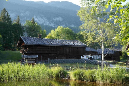 Einer der Euregio-Happen: Im Freilichtmuseum Tiroler Bauernhöfe erzählen 37 historische Gebäude vom einstigen bäuerlichen Leben. &nbsp;(Foto: Euregio)