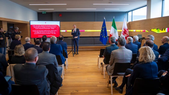 Il saluto del presidente della Provincia autonoma di Bolzano, Arno Kompatscher, nella Alto Adige Lounge della Fiera (Foto: ASP/Fabio Brucculeri)