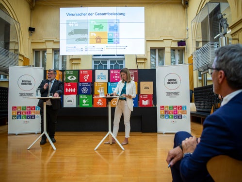 Der Klimaplan Südtirol 2040 sieht die Einrichtung eines Bürger- und Bürgerinnenrats und ein Stakeholder-Forum vor. Sie arbeiten an einer Verbesserung und Anpassung der Maßnahmen mit. (Foto: LPA/Fabio Brucculeri)

