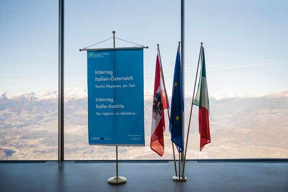 Der offizielle Startschuss für Interreg Italien-Österreich 2021-2027 ist heute am Kronpaltz gefallen. (Foto: LPA/Claudia Corrent)