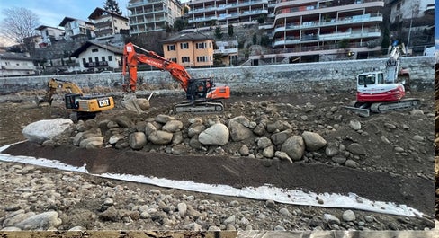 Aktuell arbeitet das Landesamtes für Wildbach- und Lawinenverbauung Nord an der Absenkung der Bachsohle im Flussbett des Eisacks. (Foto: LPA)