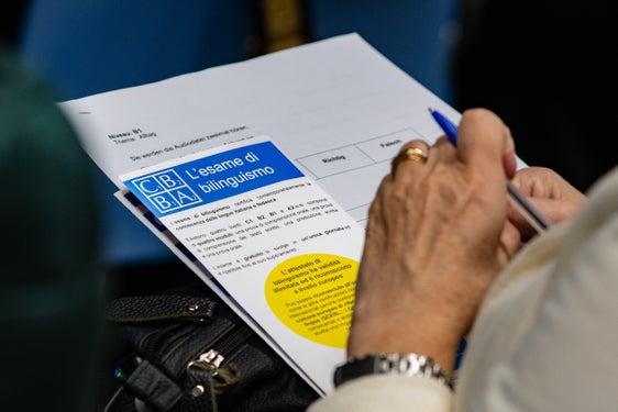 Il 23 ottobre torna la giornata del bilinguismo con simulazione prova scritta, feedback, presentazione dell'esame e consulenza alla preparazione (Foto: USP/Greta Stuefer) 