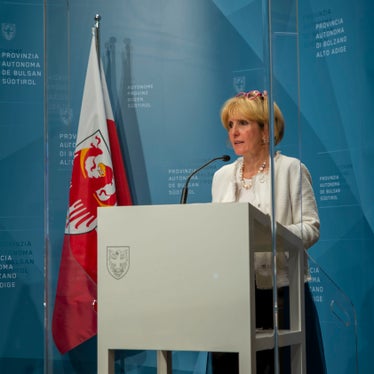 Landesrätin Deeg hat heute (31. August) die Details des neuen Landesgesetzes zur Gewaltprävention vorgestellt. (Foto: LPA/Fabio Brucculeri)