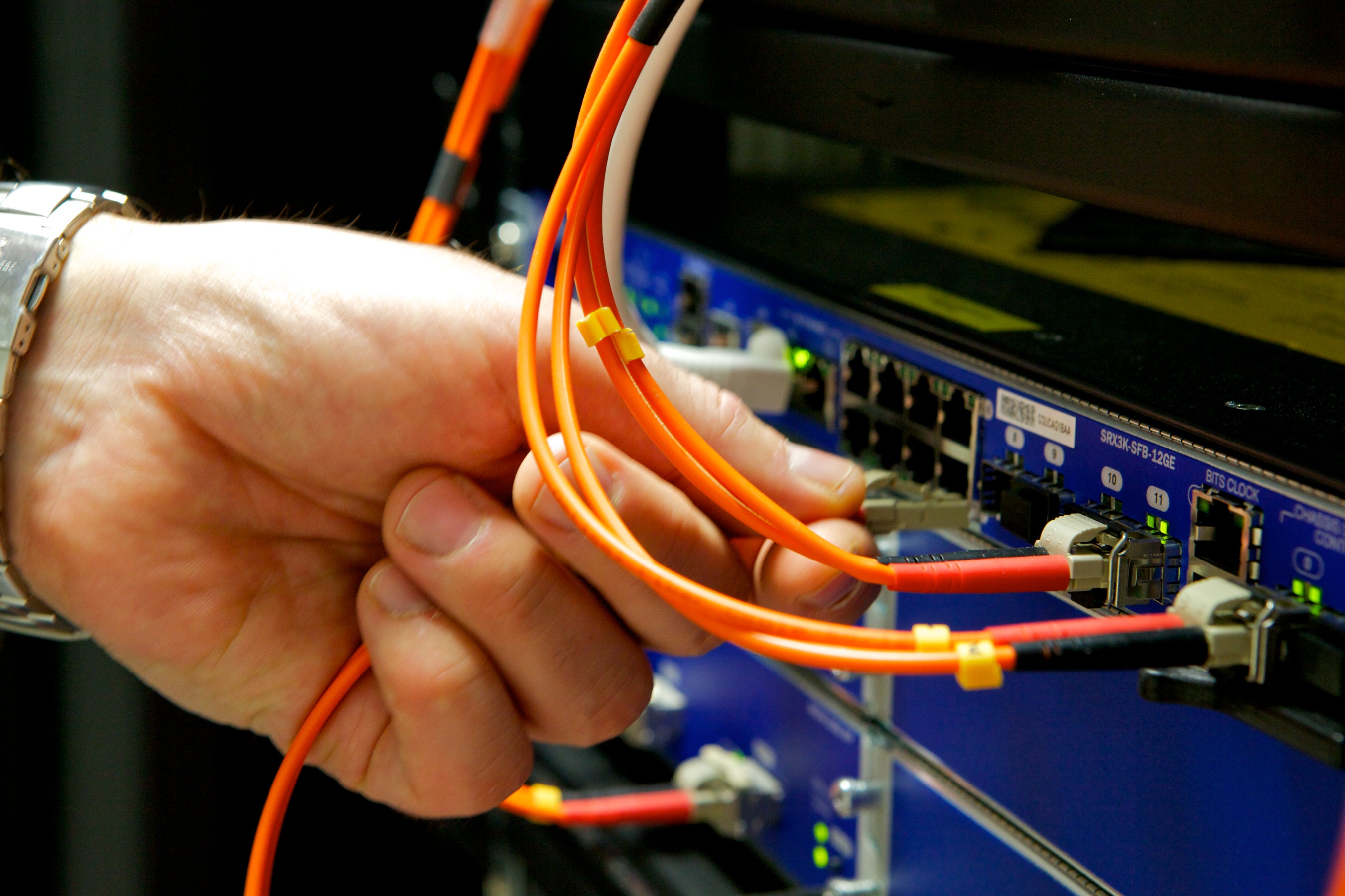 Das Land will die von Rom beanstandeten eigenen Bestimmungen zur Vereinfachung der Vergabeverfahren und zur Breitbandförderung vor dem Verfassungsgericht verteidigen, (Foto: LPA)