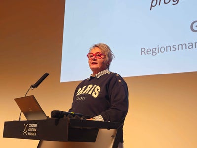 Gina Streit del management regionale del Tirolo dell'Est ha presentato i progetti Interreg CLLD. (Foto: Euregio)