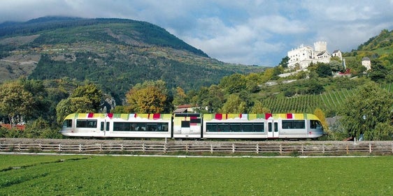 Auf den Zügen der Vinschger Bahn ist nun abends Sicherheitspersonal mit an Bord. (Foto: IDM Südtirol)