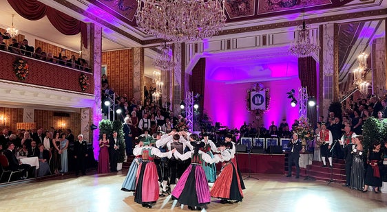 Daurida dl Bal di Croac da Viena: Le grup de bal folcloristich “Grupa Balarins de Gherdëina”. (Foto: La Usc di Ladins/Nicoletta Riz)
