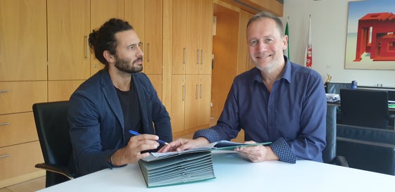 A sinistra l’ingegner Davide Gemmellaro, direttore del Dipartimento Edilizia pubblica e patrimonio e l'assessore Massimo Bessone (Foto: ASP)