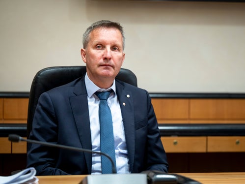 L’assessore provinciale al Turismo Luis Walcher ha assicurato la collaborazione, poiché le nostre scuole di sci sono ben più che semplici fornitori di lezioni di sci. (Foto: USP/Fabio Brucculeri)