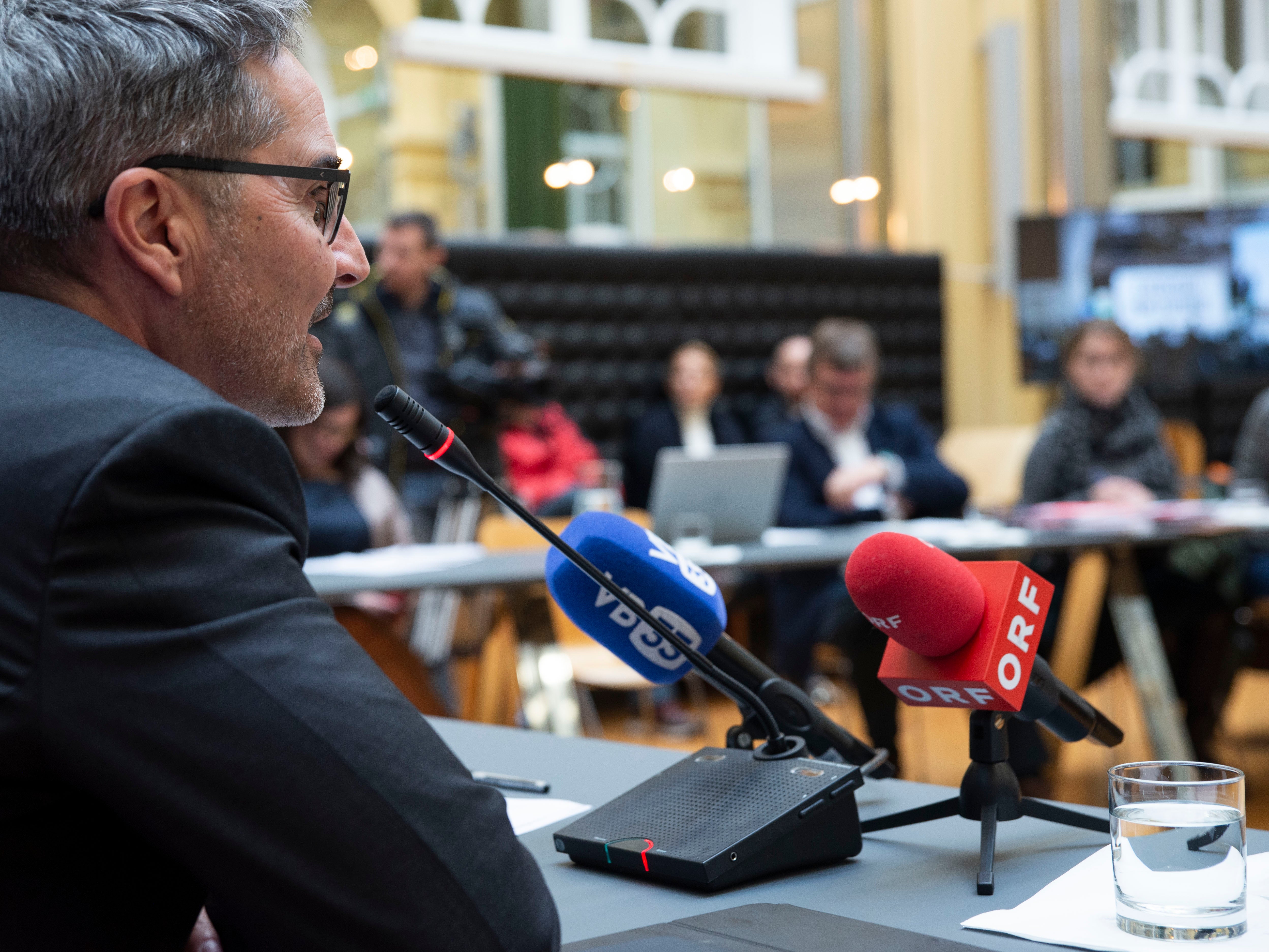 Im Innehof des Palais Widmann empfängt Landeshauptmann Arno Kompatscher am Montag, den 29. Dezember, zur Pressekonferenz anlässlich des Jahreswechsels. (Foto: LPA/Fabio Brucculeri)