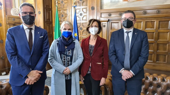 Anliegen des Landes Südtirol und der Region Trentino-Südtirol standen auf der Tagesordnung beim Treffen mit (v.l.) LH Kompatscher, Senatorin Unterberger, Ministerin Cartabia und dem Präsidenten der Region Trentino-Südtirol Fugatti. (Foto: Region Trentino-Südtirol)