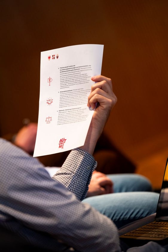 Acquisiti i pareri dei Consigli regionale e provinciali, dopo un ulteriore passaggio in Conferenza delle Regioni, il Consiglio dei ministri provvederà all’approvazione definitiva del testo, che verrà quindi trasmesso alla Repubblica d’Austria. (Foto: USP/Manuela Tessaro)