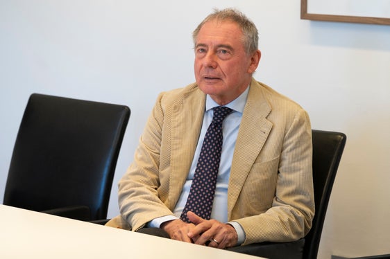 Minister Urso strich hervor, dass die Stahlwerke in Bozen für die Regierung von strategischem Interesse seien. (Foto: LPA/Manuela Tessaro)