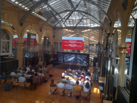 Der Konsultationsprozess zur gemeinsamen Erarbeitung des Landesgesetzes zum Ehrenamt ist heute im Beisein von Landesrätin Rosmarie Pamer mit den Vertretungen der Vereine und Dachverbände im Innenhof des Palais Widmann gestartet. (Foto: LPA/Maja Clara)