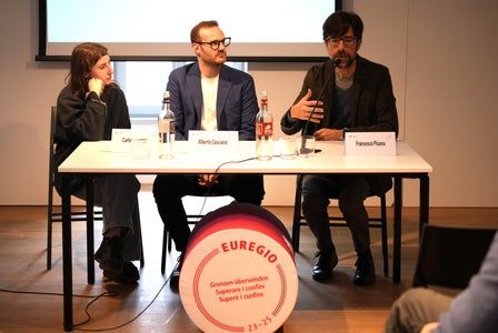 Hanno partecipato alla discussione: (da sinistra) Carlotta Giorgis e Alberto Casciano (entrambi Università di Trento) e Francesco Pisanu (Provincia autonoma di Trento). (Foto: Euregio)