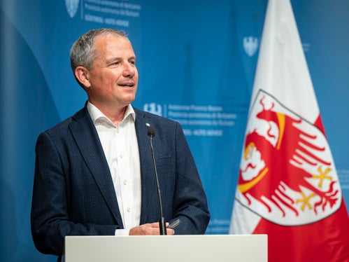 Das konstante Wachstum des GEOPARC Bletterbach beschrieb Peter Daldos, Präsident des GEOPARC Bletterbach: Nach der Umwandlung in einen Sonderbetrieb der Gemeinde im Jänner 2026 und mit der Ausarbeitung eines neuen Finanzierungsmodells streben wir nun hin zu einem Ganzjahresbetrieb. (Foto: LPA/Fabio Brucculeri)