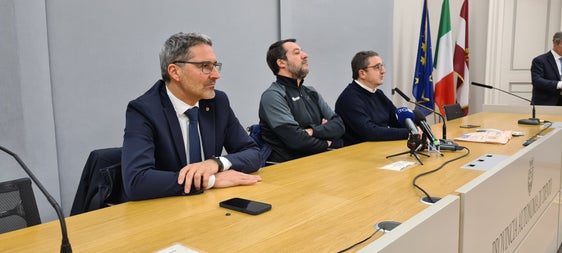 Um die A22 und die Konzessionsausschreibung ging es heute in Trient bei einem Treffen von Landeshauptmann Arno Kompatscher mit dem Minister für nachhaltige Mobilität und Infrastrukturen, Matteo Salvini, und dem Trentiner Landeshauptmann Maurizio Fugatti. (Foto: Region/Davide Cordua) 
