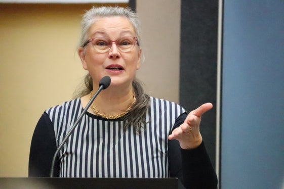Chësta cuncuista de nosta autonomia merita de unì festejeda: 50 ani a crië puenc danter rujenedes, cultures y persones - tl retrat: Teresa Indjein (Foto: USP/Maja Clara)