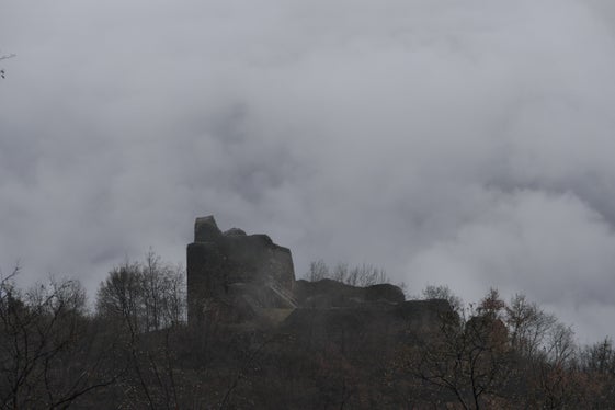 Bild des Monats März 2025: Casatsch, auch Pfeffersburg genannt, am 15. März 2025. (Foto: Martin Geier)