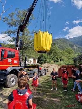 Giovedì erano in programma esercitazioni pratiche con lo zaino antincendio insieme ai vigili del fuoco professionisti. (Foto: USP/Vigili del fuoco Corpo permanente di Bolzano)