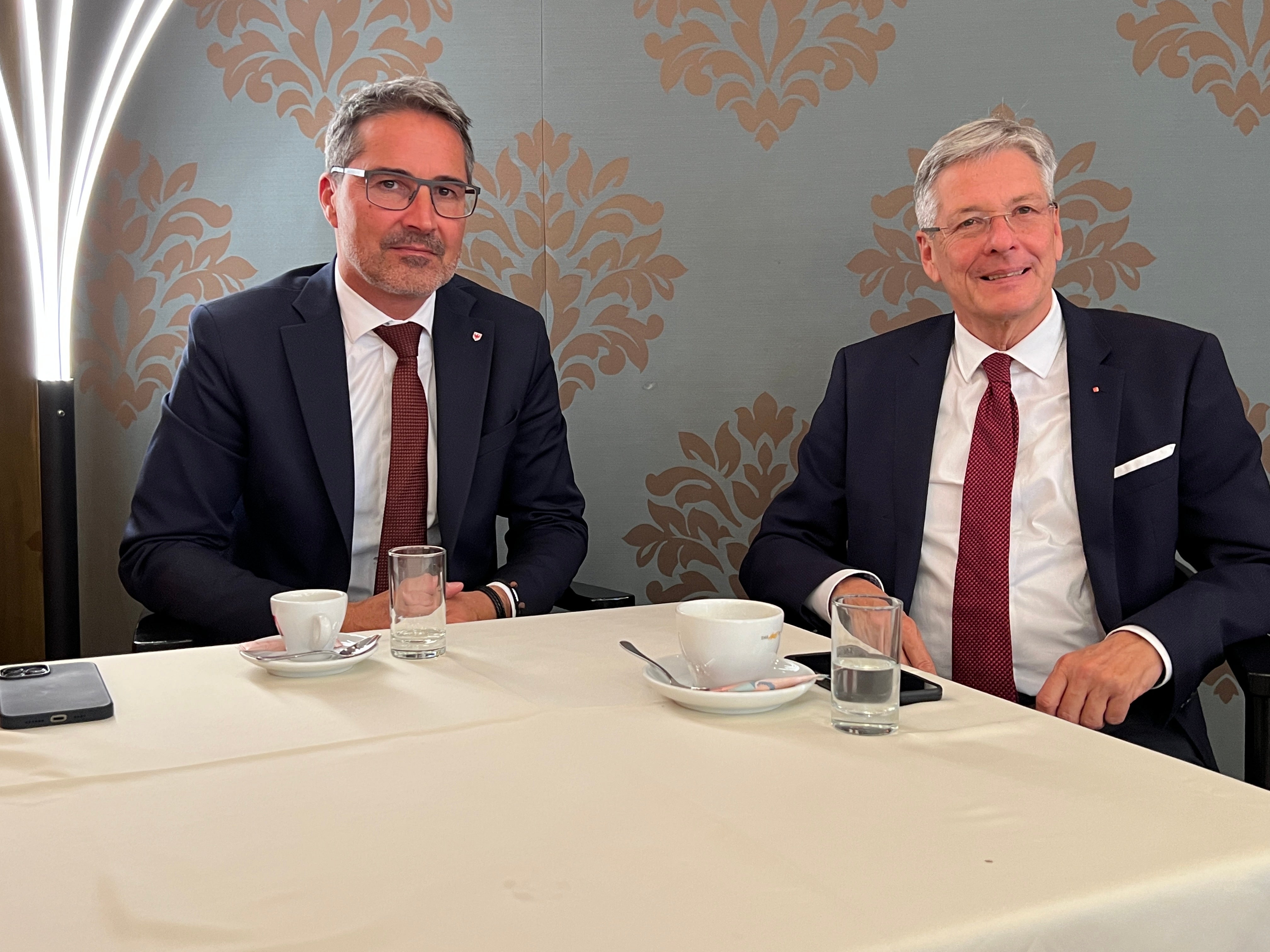 Il presidente Arno Kompatscher ha incontrato oggi (30 settembre)&nbsp;il governatore della Carinzia, Peter Kaiser (Foto: ASP/Büro LH Kaiser)