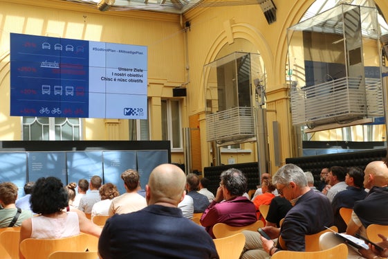 Der am Dienstag von der Landesregierung genehmigte SüdtirolPlan&nbsp;für nachhaltige Mobilität wurde nun den Interessenvertretern vorgestellt.&nbsp;(Foto: LPA/Patrick Thaler)