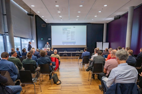 Die Nutzung der Künstlichen Intelligenz (KI) und die Gebäudedatenmodellierung wurden beim IT-Stakeholderforum als zukunftsweisend  bezeichnet. Mehrmals im Jahr lädt die Abteilung Informatik zu diesem wichtigen Treffen zahlreicher Akteure im Bereich Digitalisierung. (Foto: LPA/Greta Stuefer)