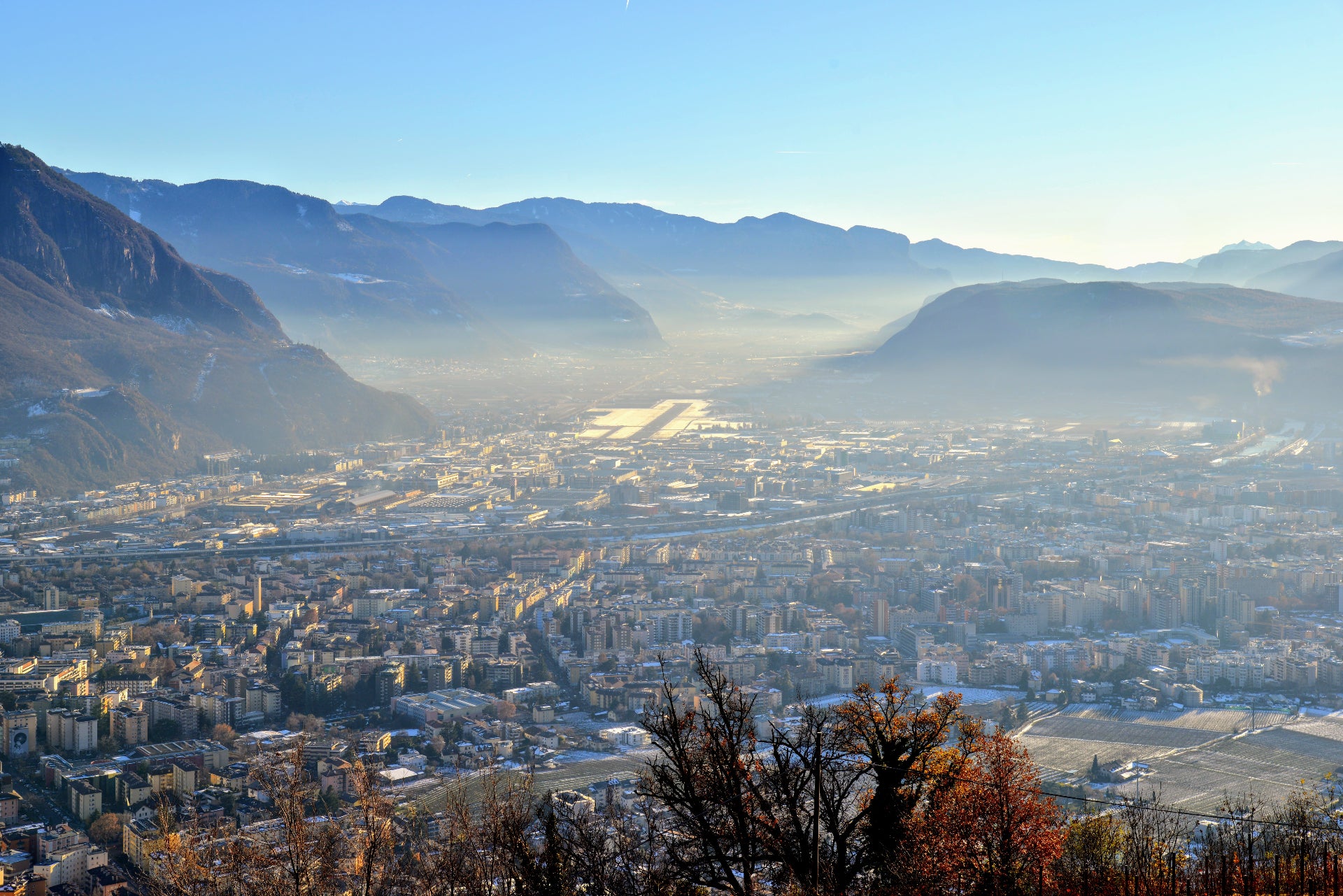Bolzano Sud. La Giunta ha dato parere positivo alle modifiche dei due piani di attuazione delle zone produttive di interesse provinciale Zona commerciale Bolzano – Sud e “Via Einstein Sud e Via Aeroporto”  (Foto: ASP/Peter Daldos)