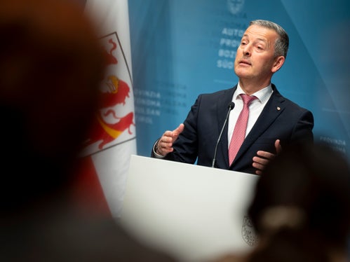 “Aumentando i contributi per le pompe di calore, vogliamo facilitare il passaggio a tecnologie ecologiche e ridurre l'uso di combustibili fossili, soprattutto gas, nel settore del riscaldamento”, ha spiegato l'assessore provinciale Peter Brunner. (Foto: USP/Fabio Brucculeri)