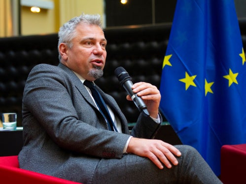 Questi progetti danno un importante contributo al rafforzamento della cooperazione nell'Euregio e al superamento dei confini, ha spiegato Alexander Steiner, direttore generale della Provincia autonoma di Bolzano. (Foto: ASP/Fabio Brucculeri)