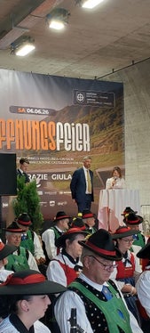Mobilitätslandesrat Daniel Alfreider betonte: Für Kastelbell, Galsaun, den gesamten Vinschgau und Südtirol ist dies ein wichtiger Schritt: Die Umfahrung bringt weniger Durchzugsverkehr in den Ortszentren, mehr Sicherheit für die Menschen entlang der Straße und einen flüssigeren Verkehr für alle. Dieses Bauwerk bringt eine konkrete Entlastung für die Bevölkerung. (Foto: LPA/Bruno Benedetto)