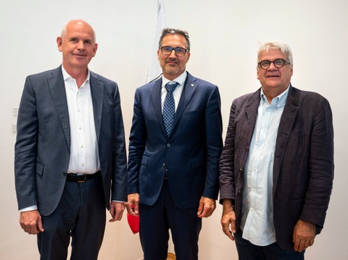Il nuovo presidente del Consiglio di Amministrazione di IAA, Johannes Schneebacher (nella foto da sinistra), il presidente della Provincia Arno Kompatscher e il direttore generale di IAA Stefan Gasslitter. (Foto: USP/Fabio Brucculeri)