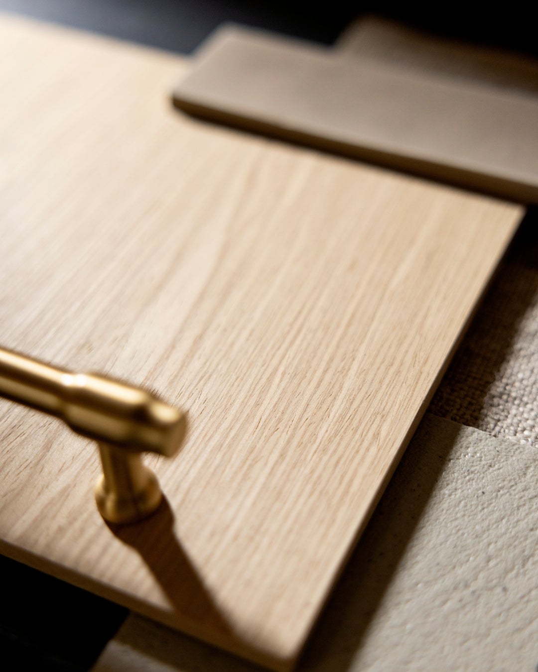 Moodboard of Querkus wood veneer collection - earthy tones - interior - vivace