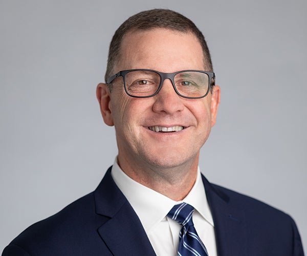 Leon J Topalian headshot