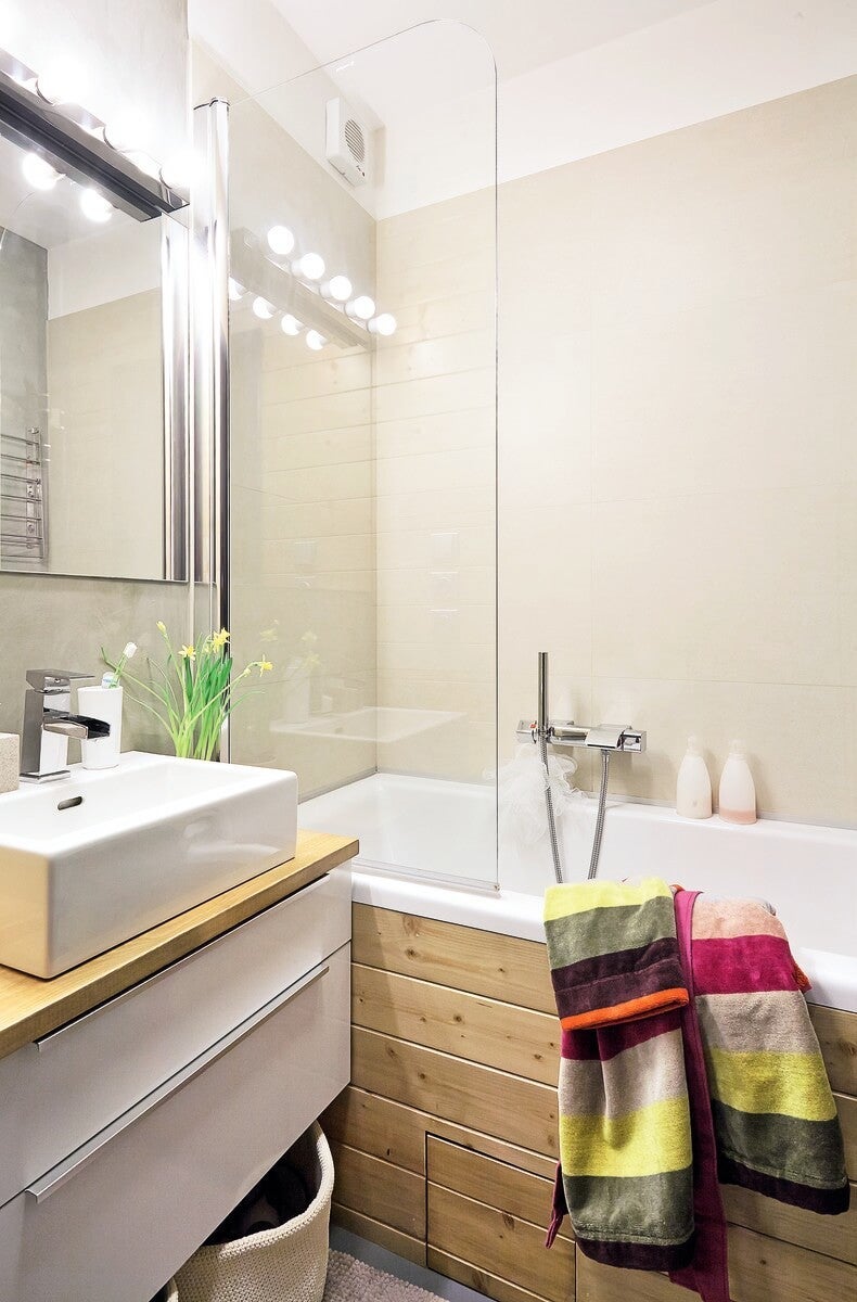 Béžová barva se skvěle hodí do koupelny, kde působí tak klidně a relaxačně. 